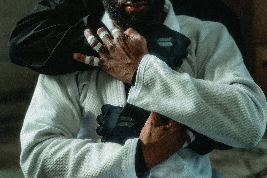 Textile innovation meets martial arts culture in this radical rethink of hand protection.